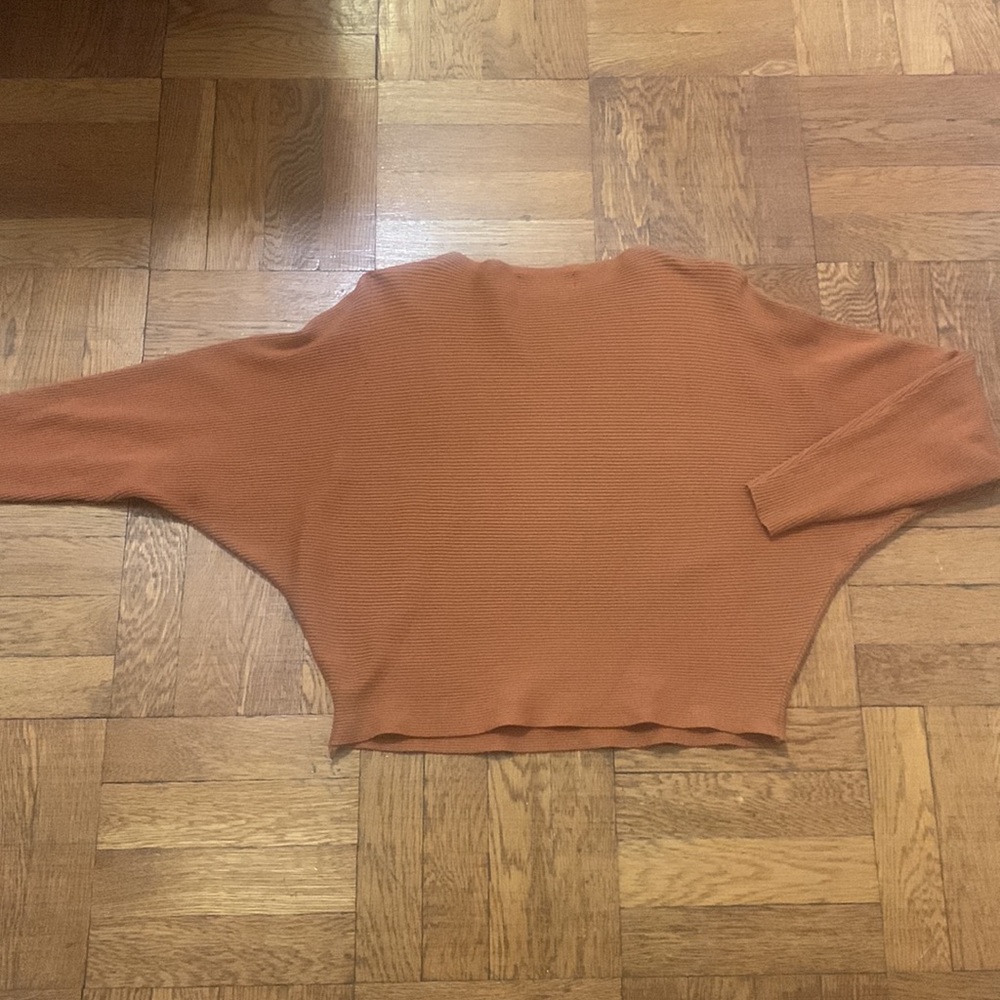 Cropped Ribbed Sweater - Picture 3 of 3